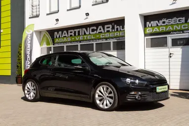 VOLKSWAGEN SCIROCCO 1.4 TSI Deep Black Metallic +Vezetett Szervizkönyv +Dynaudio +3X-s GARANCIA !!