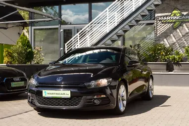 VOLKSWAGEN SCIROCCO 1.4 TSI Deep Black Metallic +Vezetett Szervizkönyv +Dynaudio +3X-s GARANCIA !!