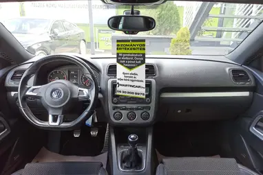 VOLKSWAGEN SCIROCCO 1.4 TSI Deep Black Metallic +Vezetett Szervizkönyv +Dynaudio +3X-s GARANCIA !!