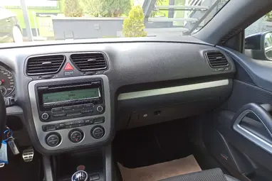 VOLKSWAGEN SCIROCCO 1.4 TSI Deep Black Metallic +Vezetett Szervizkönyv +Dynaudio +3X-s GARANCIA !!