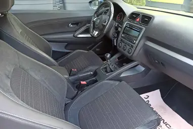VOLKSWAGEN SCIROCCO 1.4 TSI Deep Black Metallic +Vezetett Szervizkönyv +Dynaudio +3X-s GARANCIA !!