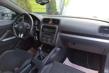 VOLKSWAGEN SCIROCCO 1.4 TSI Deep Black Metallic +Vezetett Szervizkönyv +Dynaudio +3X-s GARANCIA !!