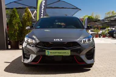 KIA CEE'D Ceed 1.6 T-GDI GT DCT Dark Penta Metallic+Gyári Garanciás+1. Tulaj+ 4.700KM+ Újszerű+ 3X-s GARANCIA !!