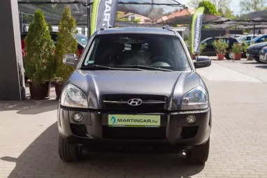 HYUNDAI TUCSON 2.0 CVVT Active 2WD Titanium Gray +Szervízkönyv +Igényes jól szerelt állapot +3X-s GARANCIA !!