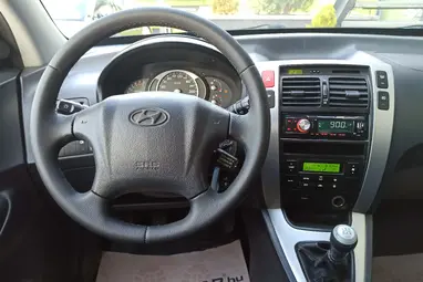 HYUNDAI TUCSON 2.0 CVVT Active 2WD Titanium Gray +Szervízkönyv +Igényes jól szerelt állapot +3X-s GARANCIA !!