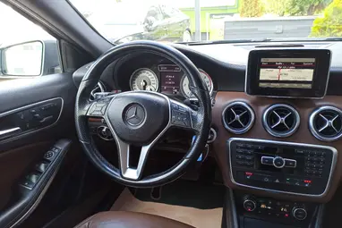 MERCEDES-BENZ A 180 CDI (BlueEFFICIENCY) Urban 7G-DCT Mountain Grey +Exclusive Package Artico Brown Leather +3X-s GARANCIA !!
