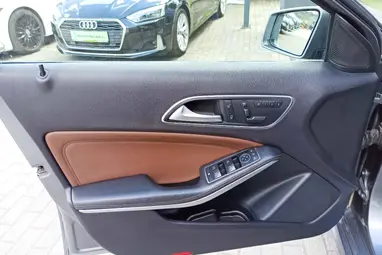 MERCEDES-BENZ A 180 CDI (BlueEFFICIENCY) Urban 7G-DCT Mountain Grey +Exclusive Package Artico Brown Leather +3X-s GARANCIA !!