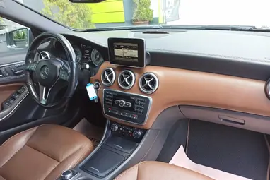 MERCEDES-BENZ A 180 CDI (BlueEFFICIENCY) Urban 7G-DCT Mountain Grey +Exclusive Package Artico Brown Leather +3X-s GARANCIA !!