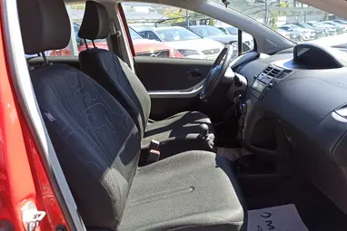 TOYOTA YARIS 1.4 D-4D LIFE Super Red+Keveset Futott+Végig Vezetett Szerviz+Mo.-i 1. tulaj+3X-s GARANCIA!!!
