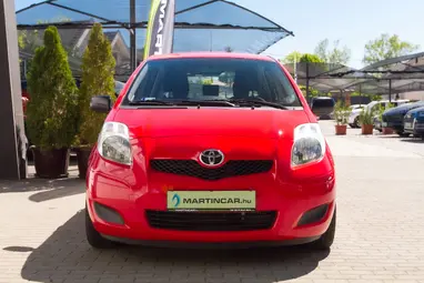 TOYOTA YARIS 1.4 D-4D LIFE Super Red+Keveset Futott+Végig Vezetett Szerviz+Mo.-i 1. tulaj+3X-s GARANCIA!!!