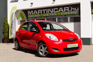 TOYOTA YARIS 1.4 D-4D LIFE Super Red+Keveset Futott+Végig Vezetett Szerviz+Mo.-i 1. tulaj+3X-s GARANCIA!!!