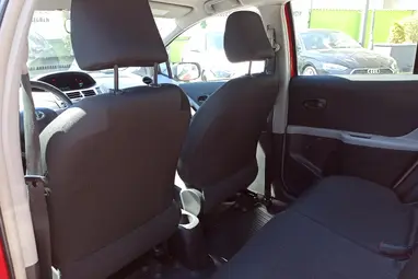 TOYOTA YARIS 1.4 D-4D LIFE Super Red+Keveset Futott+Végig Vezetett Szerviz+Mo.-i 1. tulaj+3X-s GARANCIA!!!