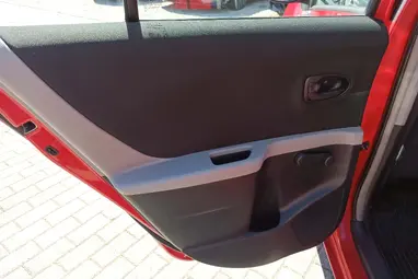 TOYOTA YARIS 1.4 D-4D LIFE Super Red+Keveset Futott+Végig Vezetett Szerviz+Mo.-i 1. tulaj+3X-s GARANCIA!!!