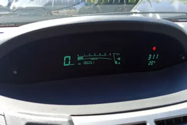 TOYOTA YARIS 1.4 D-4D LIFE Super Red+Keveset Futott+Végig Vezetett Szerviz+Mo.-i 1. tulaj+3X-s GARANCIA!!!
