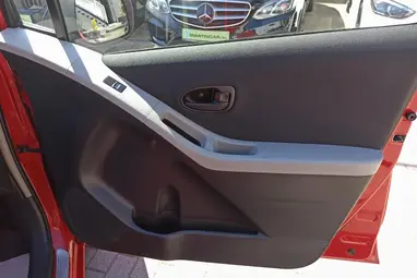 TOYOTA YARIS 1.4 D-4D LIFE Super Red+Keveset Futott+Végig Vezetett Szerviz+Mo.-i 1. tulaj+3X-s GARANCIA!!!