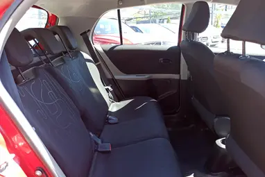 TOYOTA YARIS 1.4 D-4D LIFE Super Red+Keveset Futott+Végig Vezetett Szerviz+Mo.-i 1. tulaj+3X-s GARANCIA!!!