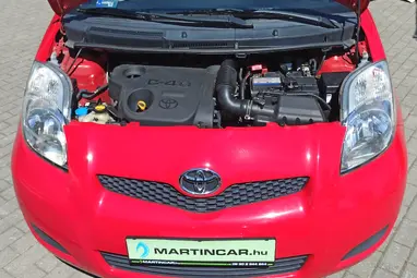 TOYOTA YARIS 1.4 D-4D LIFE Super Red+Keveset Futott+Végig Vezetett Szerviz+Mo.-i 1. tulaj+3X-s GARANCIA!!!
