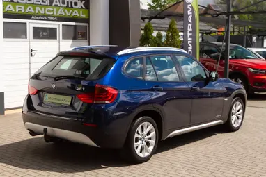 BMW X1 xDrive18d X-LINE Packet !! Deep Sea Blue +Szervízkönyv +Friss Műszaki +3X-s GARANCIA !!
