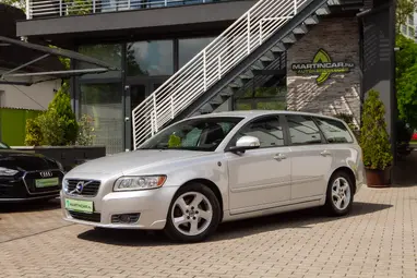 VOLVO V50 1.6 D [D2] Momentum Arrow Silver Edition +Prémium állapot +Full Szervíz +3X-s GARANCIA !!