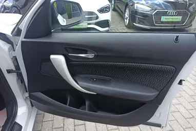 BMW 118d Alpine White+ Mo.-i 1.tulaj+ Vezérlés Csere+ Rendszeres Szerviz+ 3X.-s GARANCIA !!