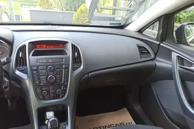 OPEL ASTRA J GTC 1.6 T Enjoy Carbon Flash +Vezetett Szervizkönyv+ Kitűnő Állapot+ Mo-i 1-Tulaj+ 3X-S GARANCIA !!