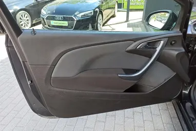 OPEL ASTRA J GTC 1.6 T Enjoy Carbon Flash +Vezetett Szervizkönyv+ Kitűnő Állapot+ Mo-i 1-Tulaj+ 3X-S GARANCIA !!