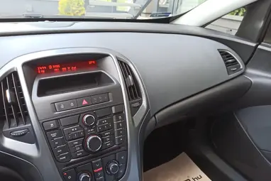 OPEL ASTRA J GTC 1.6 T Enjoy Carbon Flash +Vezetett Szervizkönyv+ Kitűnő Állapot+ Mo-i 1-Tulaj+ 3X-S GARANCIA !!