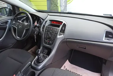 OPEL ASTRA J GTC 1.6 T Enjoy Carbon Flash +Vezetett Szervizkönyv+ Kitűnő Állapot+ Mo-i 1-Tulaj+ 3X-S GARANCIA !!