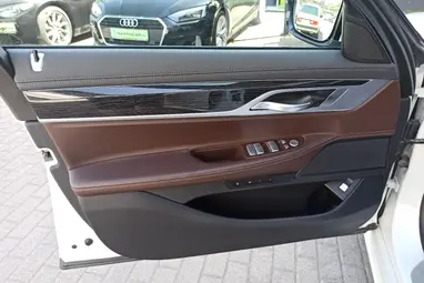 BMW 730d xDrive (Automata) Mineral White Metallic+ Végig Vez. Szervízkönyv+ Keveset Futott+ 3X-s GARANCIA!!