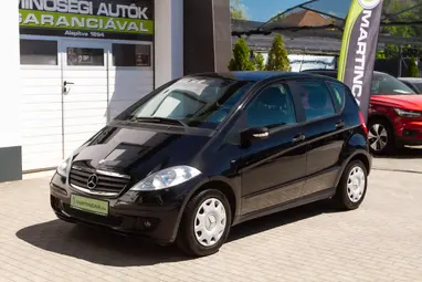 MERCEDES-BENZ A 150 Classic Cosmo Black Metallic+Kevés km.+ Jól Felszerelt+ Folyamatos szervíz+3X-S GARANCIA !!