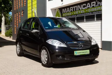MERCEDES-BENZ A 150 Classic Cosmo Black Metallic+Kevés km.+ Jól Felszerelt+ Folyamatos szervíz+3X-S GARANCIA !!