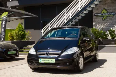 MERCEDES-BENZ A 150 Classic Cosmo Black Metallic+Kevés km.+ Jól Felszerelt+ Folyamatos szervíz+3X-S GARANCIA !!