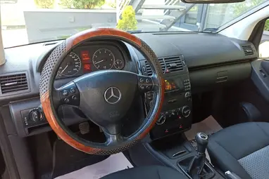 MERCEDES-BENZ A 150 Classic Cosmo Black Metallic+Kevés km.+ Jól Felszerelt+ Folyamatos szervíz+3X-S GARANCIA !!