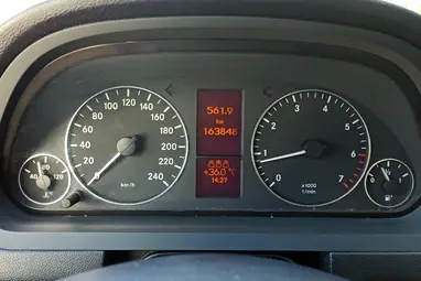 MERCEDES-BENZ A 150 Classic Cosmo Black Metallic+Kevés km.+ Jól Felszerelt+ Folyamatos szervíz+3X-S GARANCIA !!