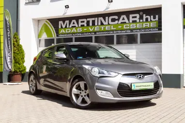 HYUNDAI VELOSTER 1.6 GDI Life Sonic Silver Metallic +SPORTOS +Egyedi Megjelenés +Mo.-i 1.Tulaj +3X-S GARANCIA!