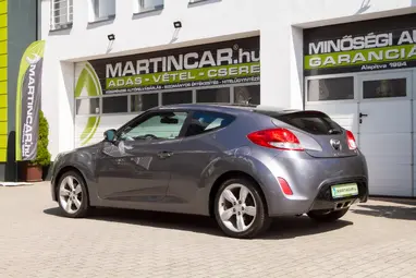 HYUNDAI VELOSTER 1.6 GDI Life Sonic Silver Metallic +SPORTOS +Egyedi Megjelenés +Mo.-i 1.Tulaj +3X-S GARANCIA!
