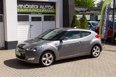 HYUNDAI VELOSTER 1.6 GDI Life Sonic Silver Metallic +SPORTOS +Egyedi Megjelenés +Mo.-i 1.Tulaj +3X-S GARANCIA!