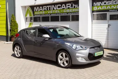 HYUNDAI VELOSTER 1.6 GDI Life Sonic Silver Metallic +SPORTOS +Egyedi Megjelenés +Mo.-i 1.Tulaj +3X-S GARANCIA!