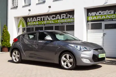 HYUNDAI VELOSTER 1.6 GDI Life Sonic Silver Metallic +SPORTOS +Egyedi Megjelenés +Mo.-i 1.Tulaj +3X-S GARANCIA!