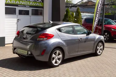 HYUNDAI VELOSTER 1.6 GDI Life Sonic Silver Metallic +SPORTOS +Egyedi Megjelenés +Mo.-i 1.Tulaj +3X-S GARANCIA!