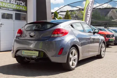 HYUNDAI VELOSTER 1.6 GDI Life Sonic Silver Metallic +SPORTOS +Egyedi Megjelenés +Mo.-i 1.Tulaj +3X-S GARANCIA!