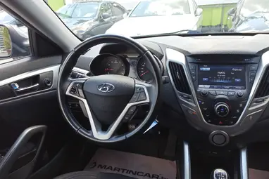 HYUNDAI VELOSTER 1.6 GDI Life Sonic Silver Metallic +SPORTOS +Egyedi Megjelenés +Mo.-i 1.Tulaj +3X-S GARANCIA!