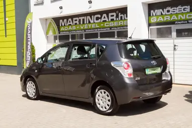 TOYOTA VERSO 2.0 D-4D Style Magnetic Edition +Full Szerviz előélet +Prémium állapot +3X-s GARANCIA !!