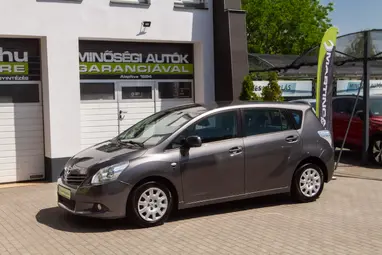 TOYOTA VERSO 2.0 D-4D Style Magnetic Edition +Full Szerviz előélet +Prémium állapot +3X-s GARANCIA !!