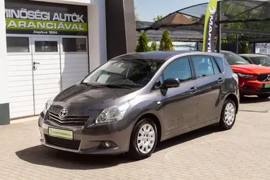TOYOTA VERSO 2.0 D-4D Style Magnetic Edition +Full Szerviz előélet +Prémium állapot +3X-s GARANCIA !!