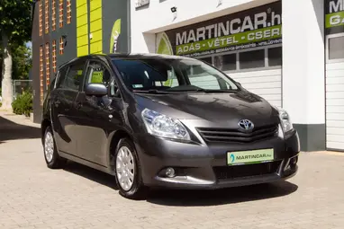 TOYOTA VERSO 2.0 D-4D Style Magnetic Edition +Full Szerviz előélet +Prémium állapot +3X-s GARANCIA !!