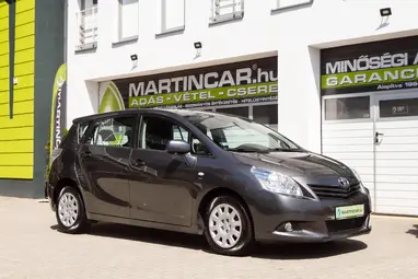 TOYOTA VERSO 2.0 D-4D Style Magnetic Edition +Full Szerviz előélet +Prémium állapot +3X-s GARANCIA !!