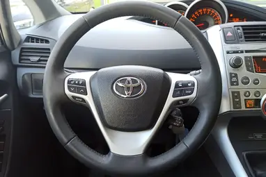 TOYOTA VERSO 2.0 D-4D Style Magnetic Edition +Full Szerviz előélet +Prémium állapot +3X-s GARANCIA !!