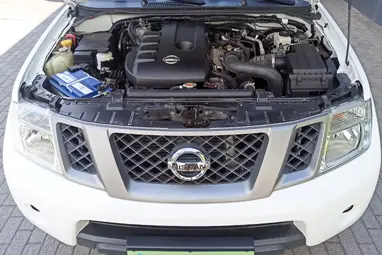 NISSAN NAVARA 4WD Double 2.5D SE EURO5 Polar White+ Vezetett Szervíz+ Keveset Futott+ Mo.-i 1. Tulaj+ 3X-s GARANCIA!!!