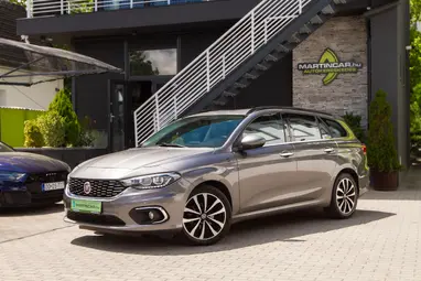 FIAT TIPO 1.6 Multijet Lounge Quartz Grey+ Mo-i 1. Tulaj+Kevés Km+ Gyönyörű Állapot+3X-S GARANCIA!!!
